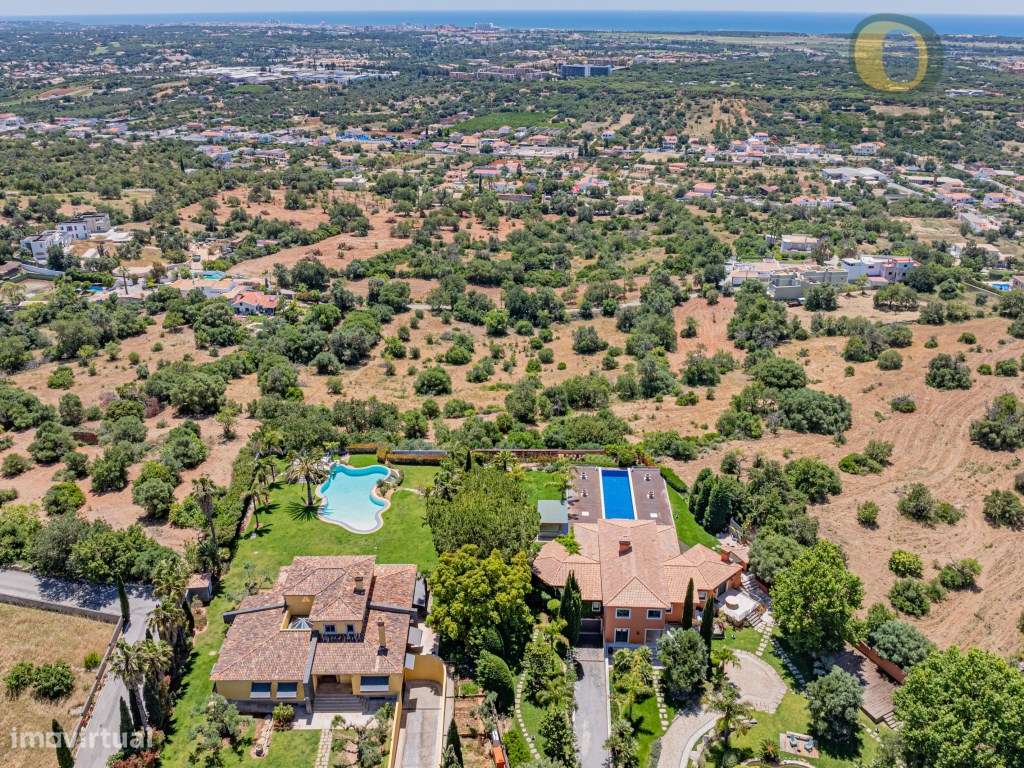 Encantadora Moradia T5 com vista Mar e Golfe, inserida num cenário ...-49
