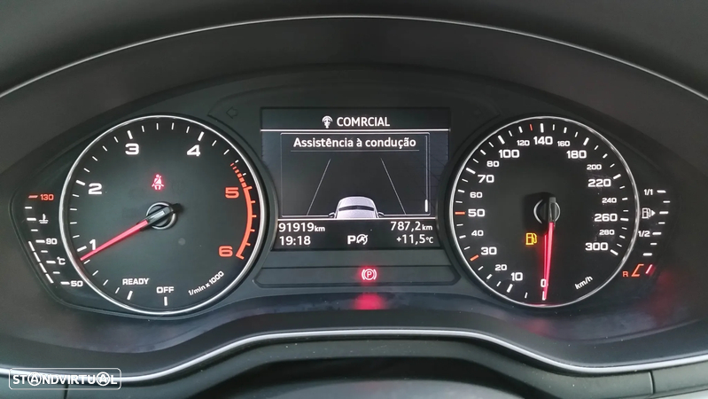 Audi A4 2.0 TDI Advance S tronic - 28