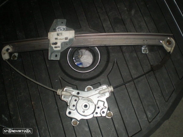 Elevador Sem Motor S/REF045 HYUNDAI GETZ 2004 3P FD - 2