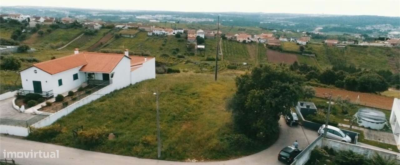 Terreno para construção de Três moradias Geminadas V3 de arquitetura m - Grande imagem: 4/6
