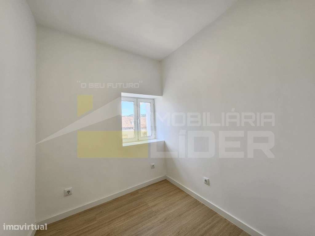 Moradia T4 na Freixofeira a 5 minutos da Freiria. 
Espaço, confort...-21