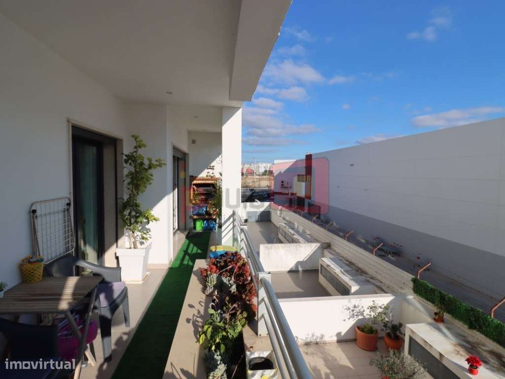 APARTAMENTO T3 COM GARAGEM BOX - MONTIJO-23