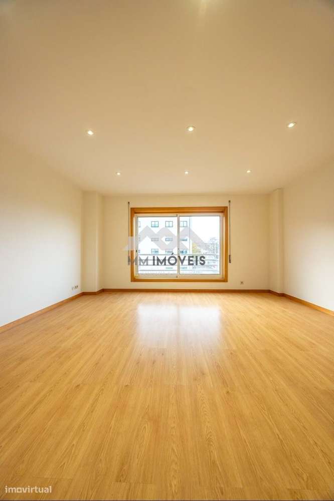 Apartamento T2 | Senhora da Hora | METRO | Garagem | Arrumo-33