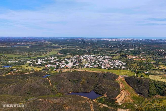 Moradia Térrea Moderna com Acabamentos de Luxo em Monte Canelas – Port-54