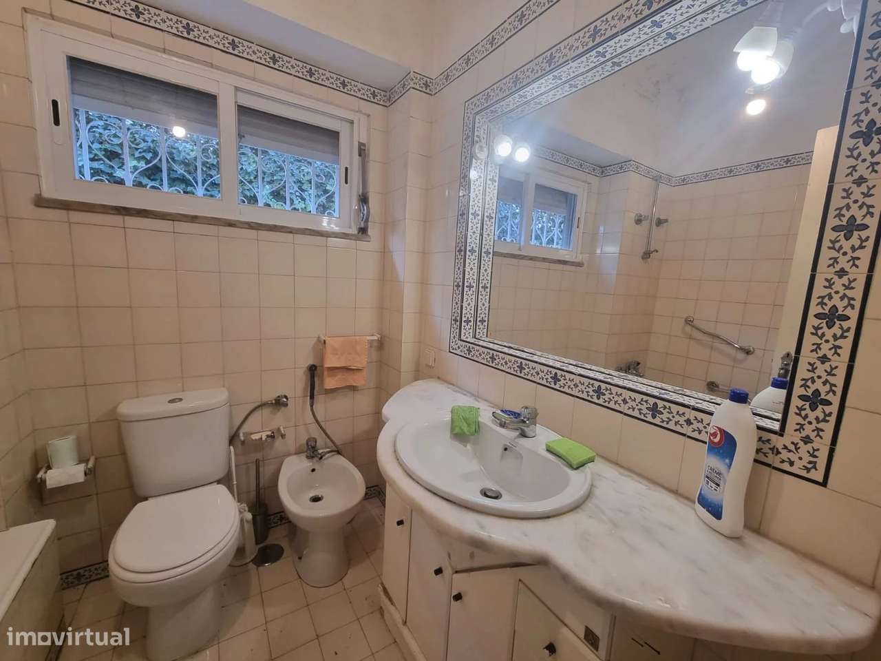 Prédio com 3 apartamentos T2, com Terraço e Jardim na Costa da Caparic-10