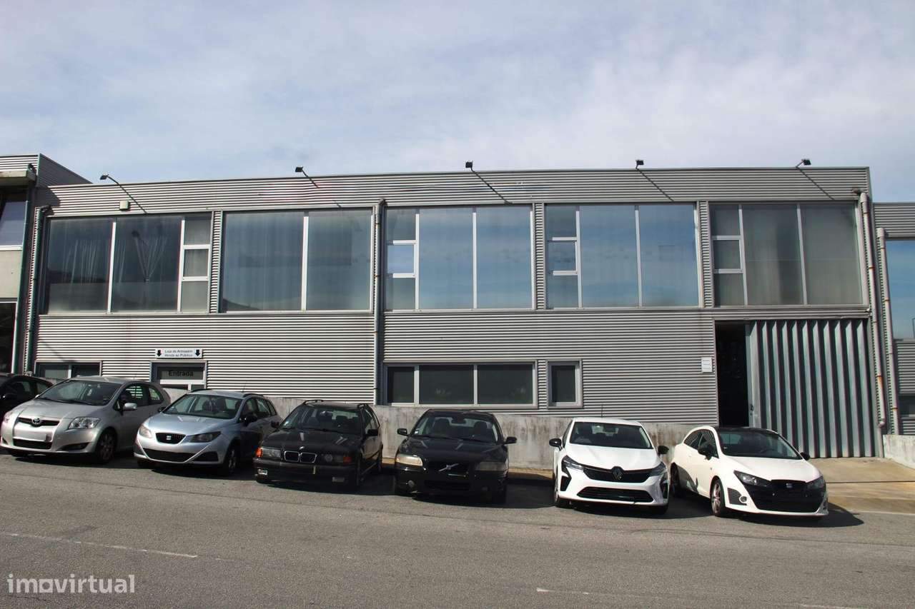 Armazém Industrial com Excelente Localização em Braga - Grande imagem: 4/33