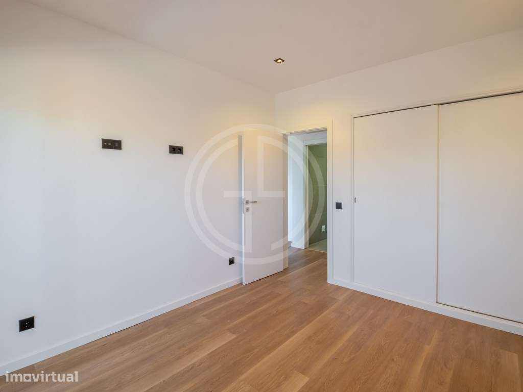 Apartamento T3 Renovado localizado em Loulé-5