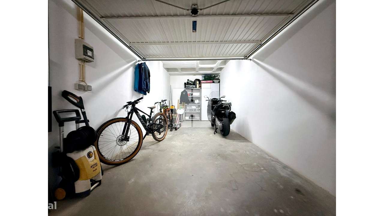 Apartamento T3 c/ Terraço e Garagem-39