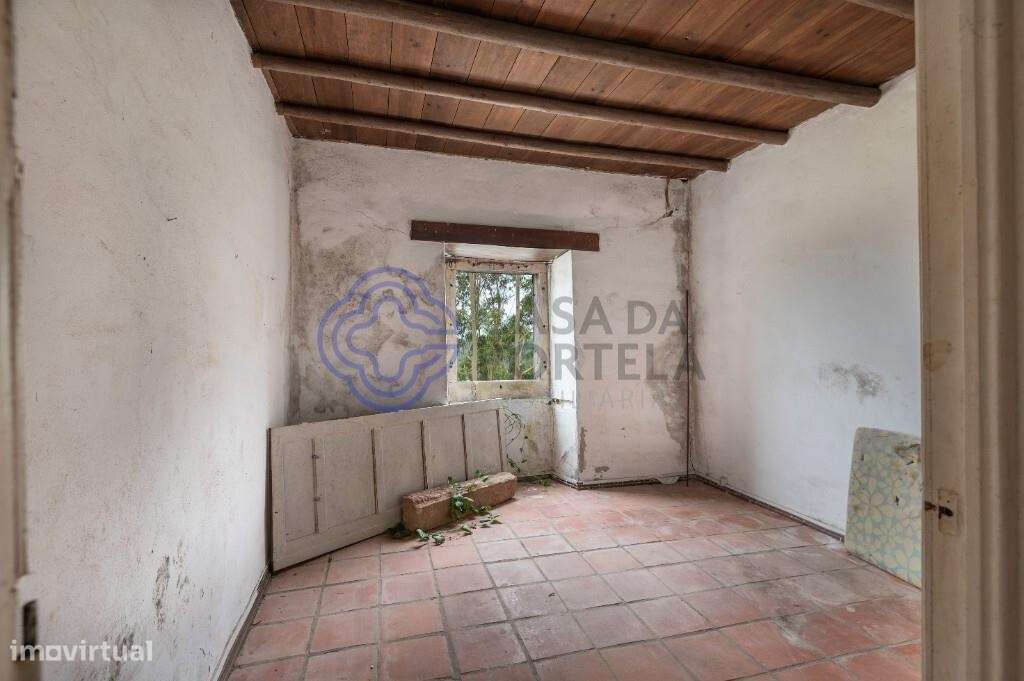 Moradia térrea T1 em Vidais, Caldas da Rainha para reconstruir-14