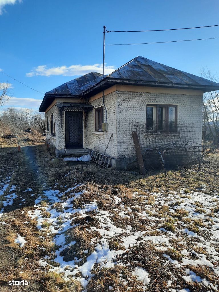 BANESTI - teren intravilan 2077mp - 48000 Euro/Neg