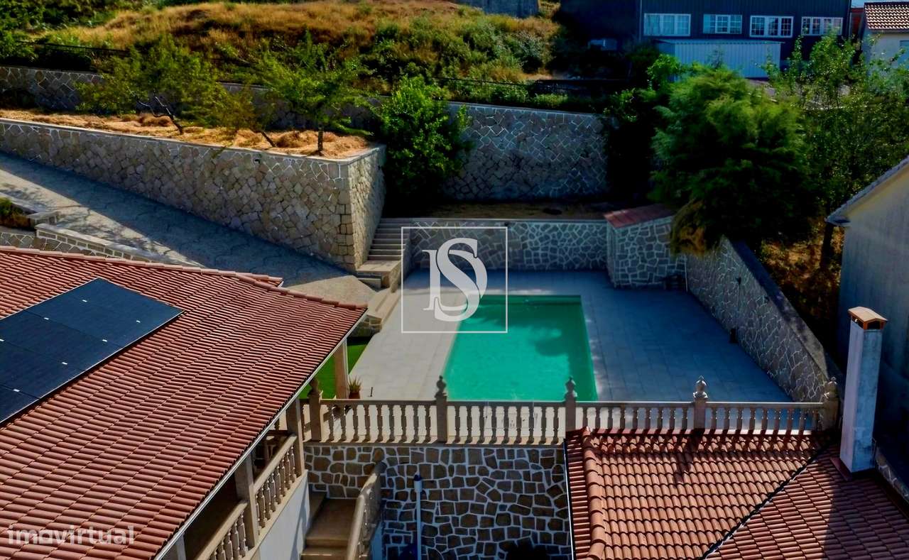 Moradia Independente T6 com 6 suítes e Piscina-32