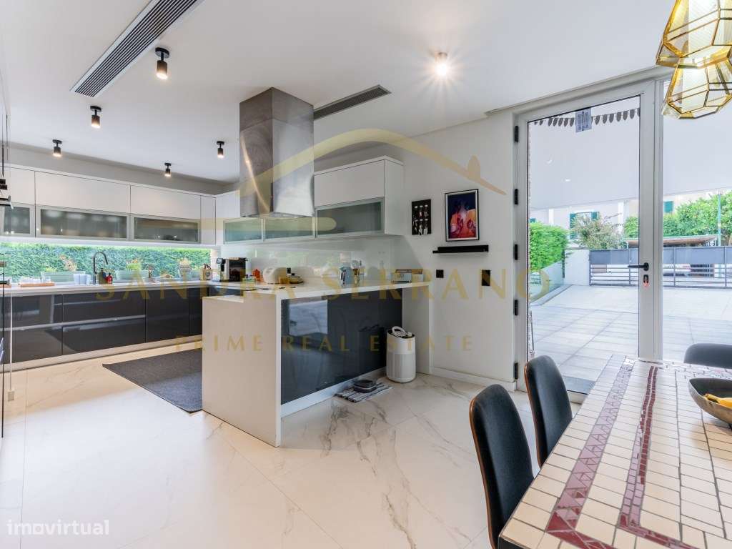 Moradia de arquitetura contemporânea com 5 Suítes-37
