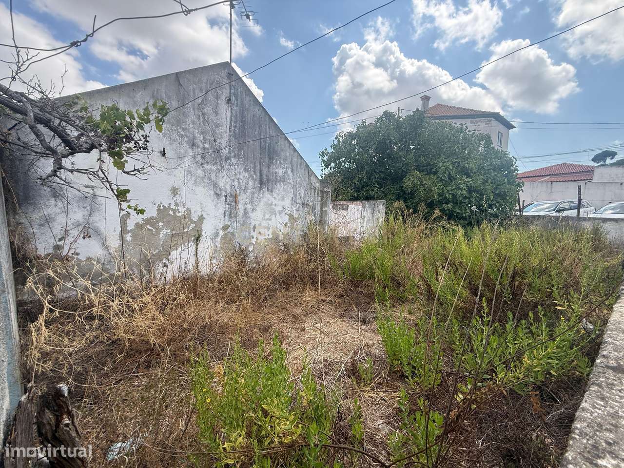 Terreno com ruína em Quinta do Anjo, Palmela - Oportunidade Única-0