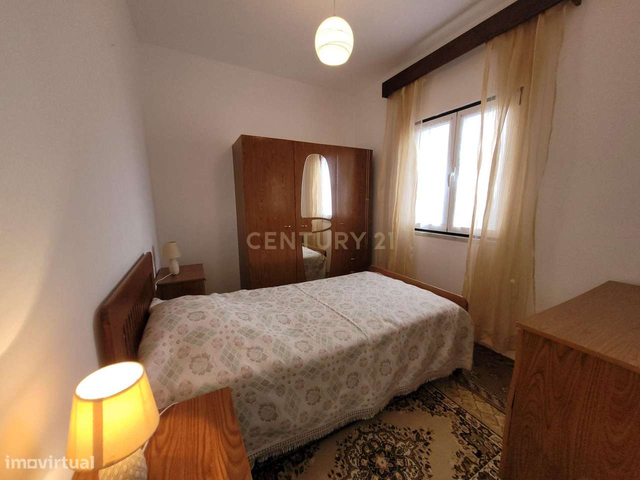 Moradia T2 isolada remodelada com jardim em Alenquer - Casais Brancos-7