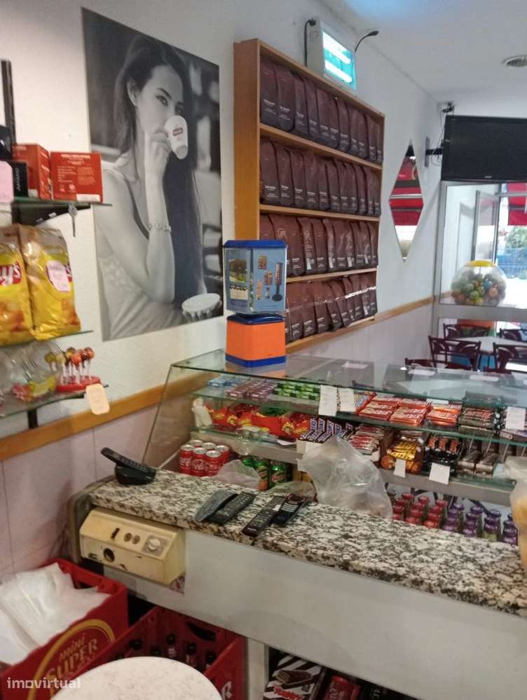 GRANDE OPORTUNIDADE ! TRESPASE DE CAFE EM GAIA-18