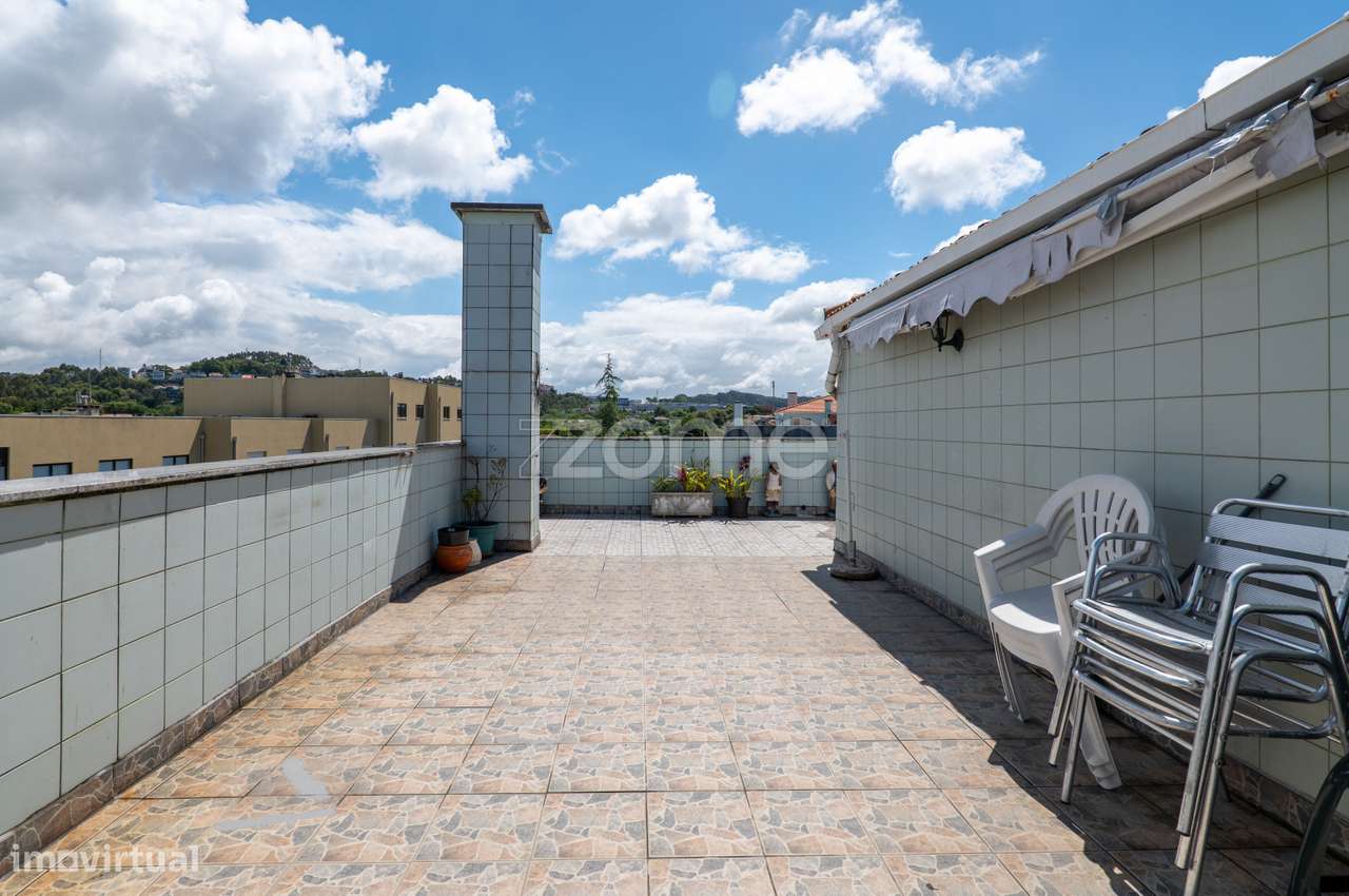 Duplex T3 com Terraço e Vista Mar em Gaia-26