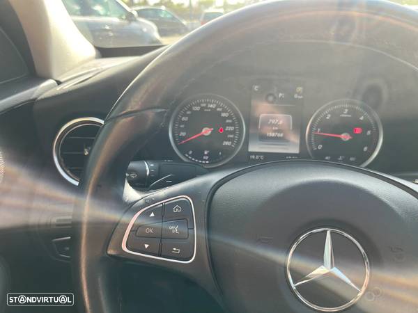 Mercedes-Benz 200 - 27