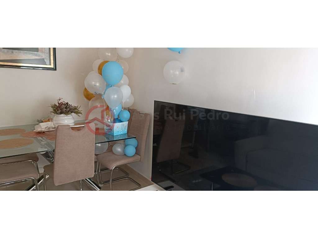 Excelente Apartamento T2 em Corroios-7