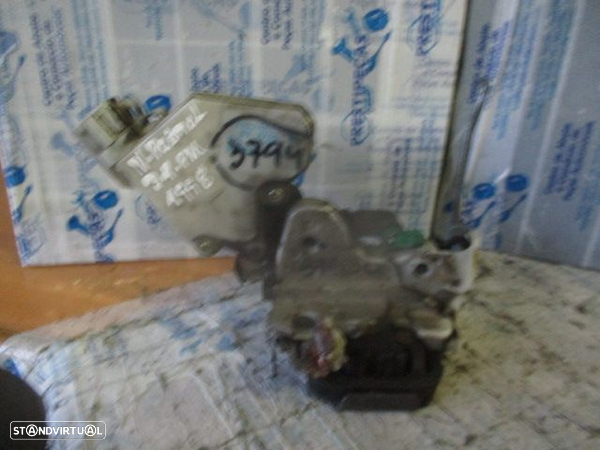 Fecho 825534H111 NISSAN PATROL GR Y61 1998 MALA 2 PINOS - 1