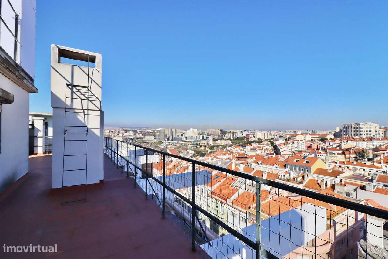 Apartamento T6 com Terraço e Vista 360º em Campolide - 314m²-34