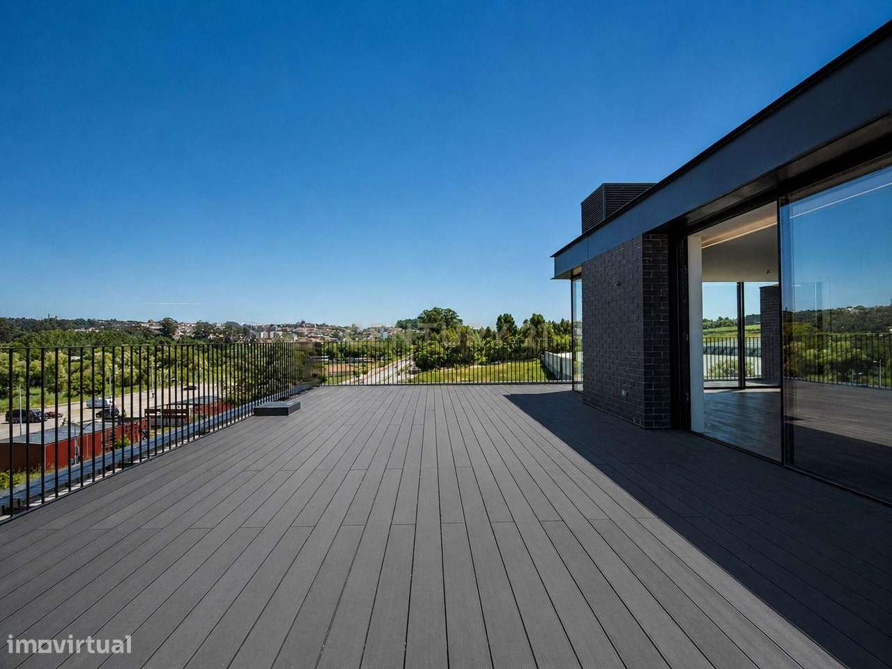 Apartamento T3 Novo com Rooftop de 75m² e Vistas Panorâmicas – Fânzere-33