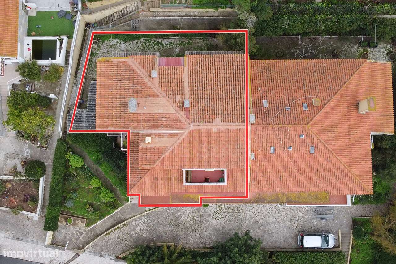 T4 Duplex - Parede - Vista Mar - Varanda - Garagem - Para Renovação-52