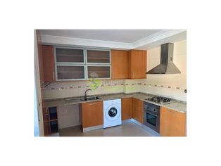 Apartamento T2, em prédio com elevador, Vila Franca de Xira