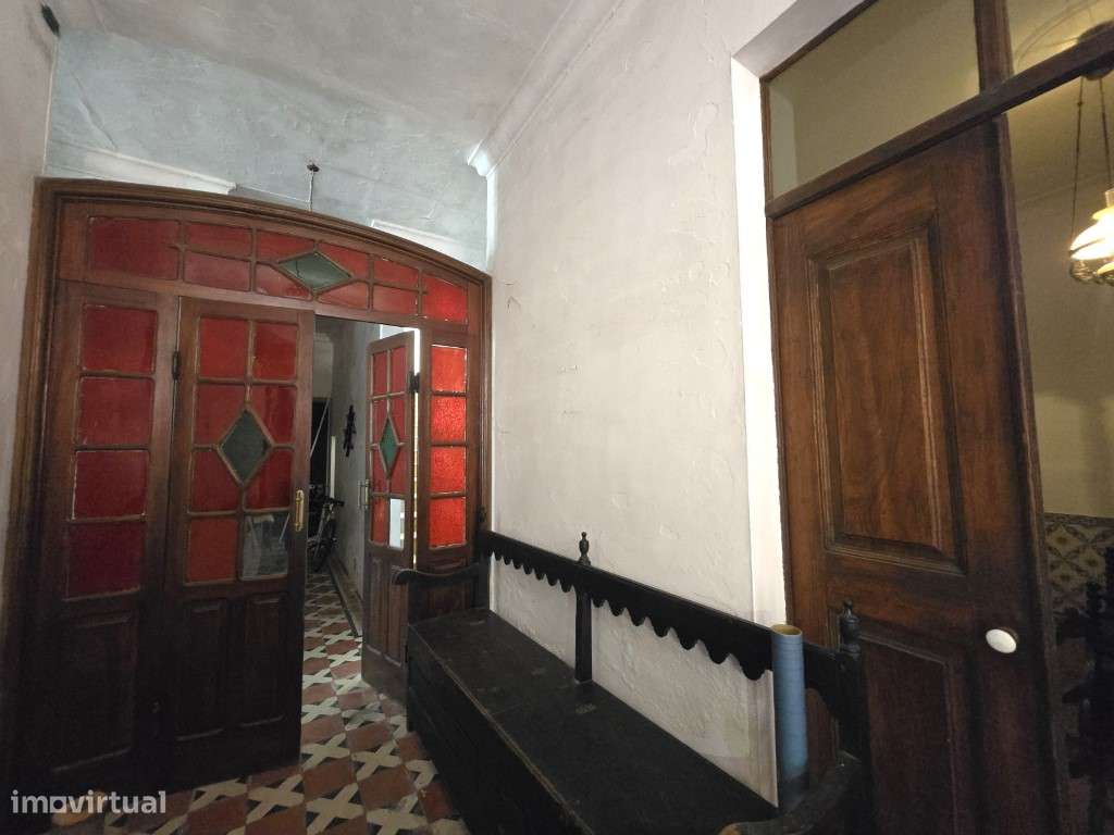 Excelente Moradia de Gaveto, Senhorial, no Centro Histórico da Vila... - Grande imagem: 1/16