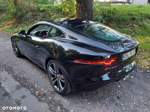 Jaguar F-Type Coupe - 11