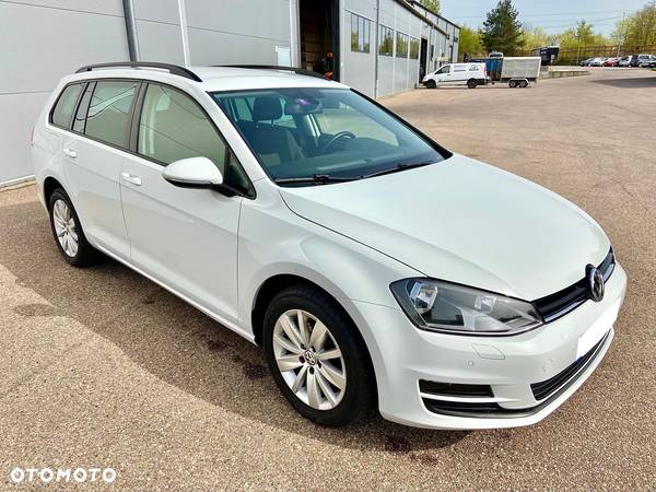 Volkswagen Golf - 1