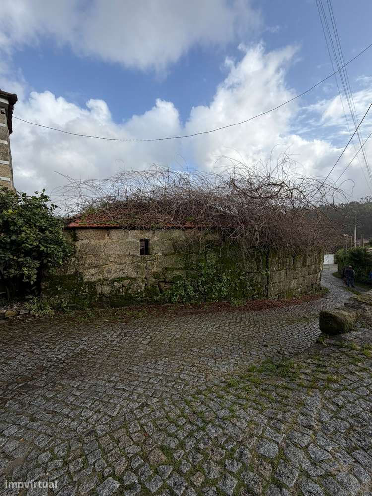 Casa Antiga / Ruína para Restaurar-21