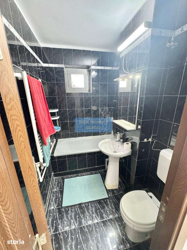 Apartament 3 camere, central-11