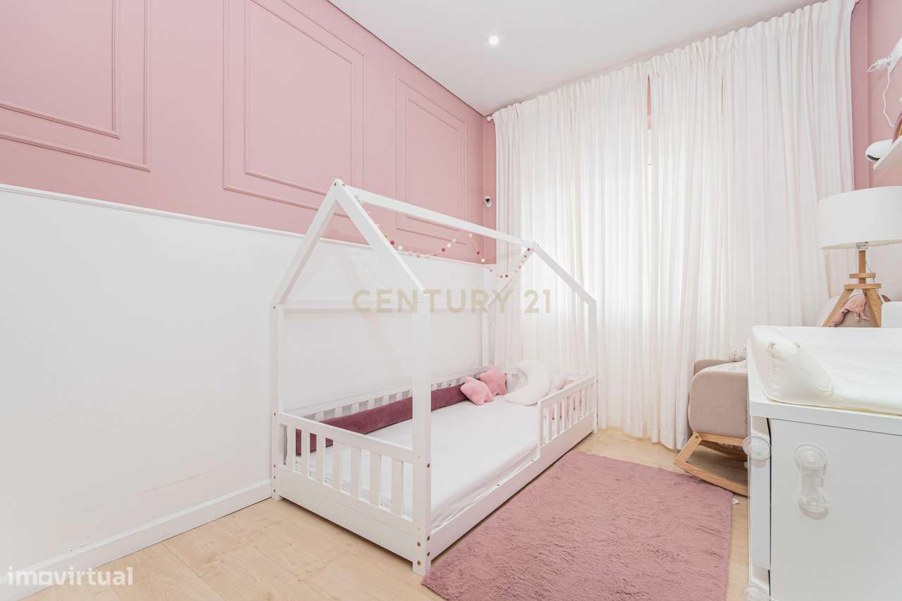 T2 Totalmente Remodelado com Terraço de 47m² no Coração de Almada! - Grande imagem: 4/22