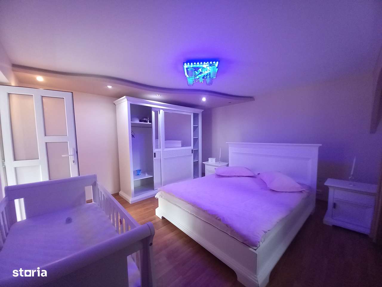 In zona centrala a localitatii Băița, doua case intr-o curte!! - Imagine principală: 3/18