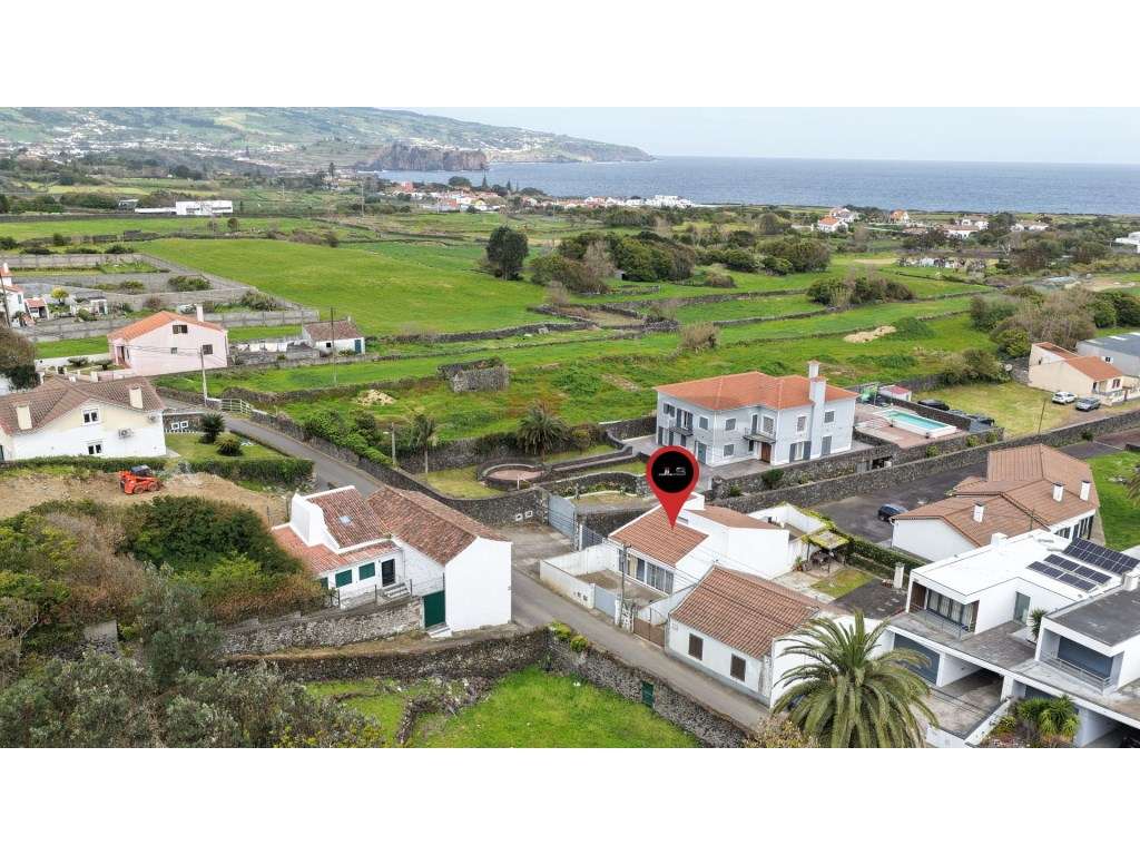 Moradia Térrea em Fenais da Luz: Conforto e Proximidade ao Mar-32