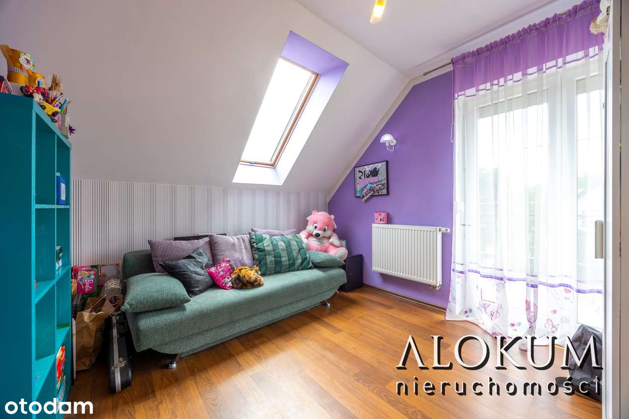 Komfortowy i jasny dom w pobliżu ścisłego centrum Gdowa.-12