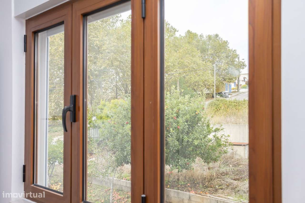 Moradia T5 com 223 m², Box e Logradouro na Quinta da Peça, em Loures �-29