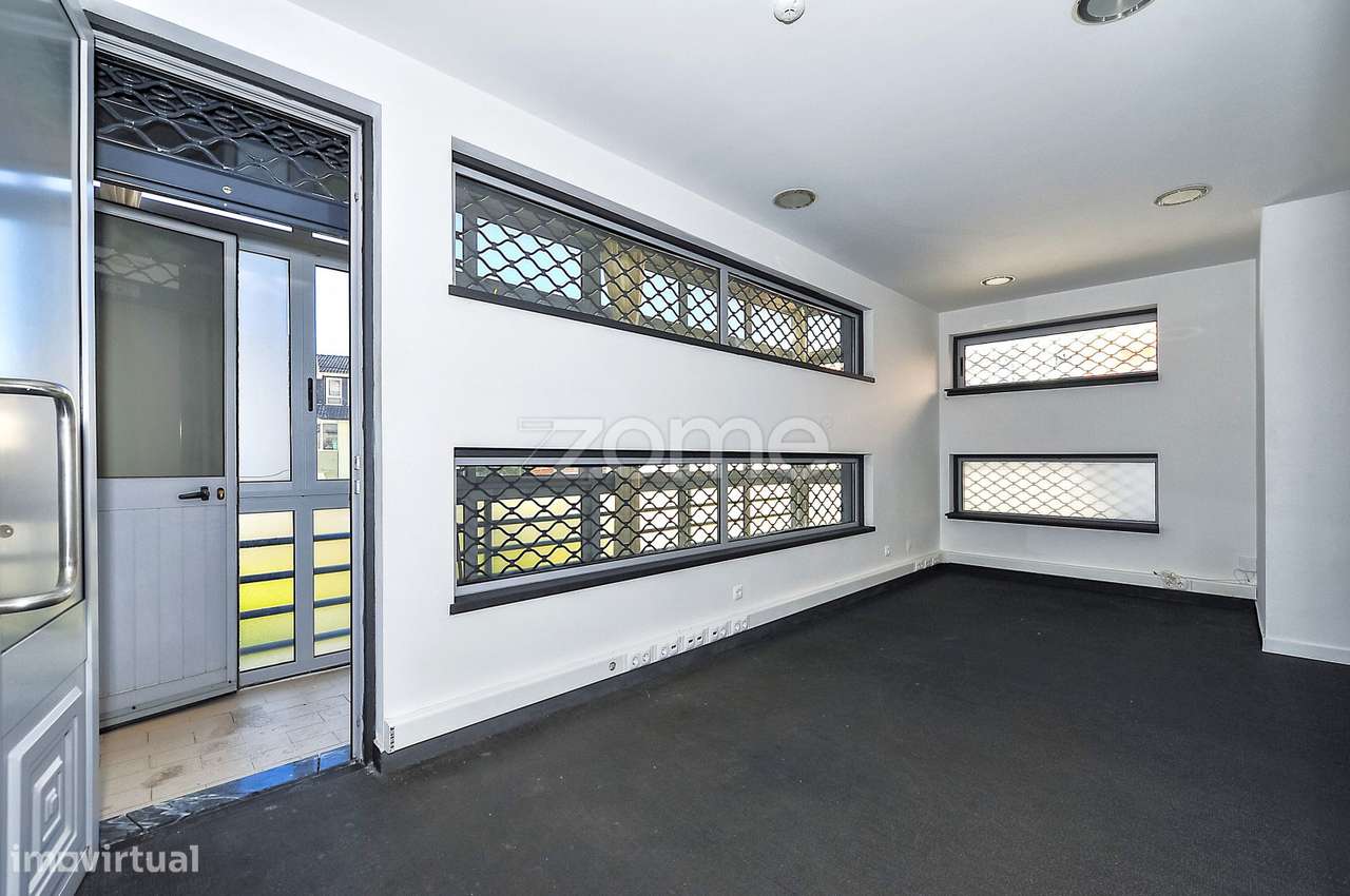 Loja elegante com decoração de autor no centro da Parede - Grande imagem: 5/23