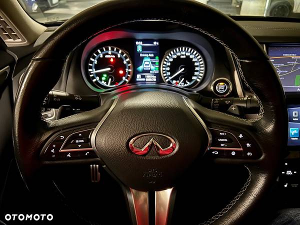 Infiniti Q50 2.0t Sport Sound Studio by Bose - 28