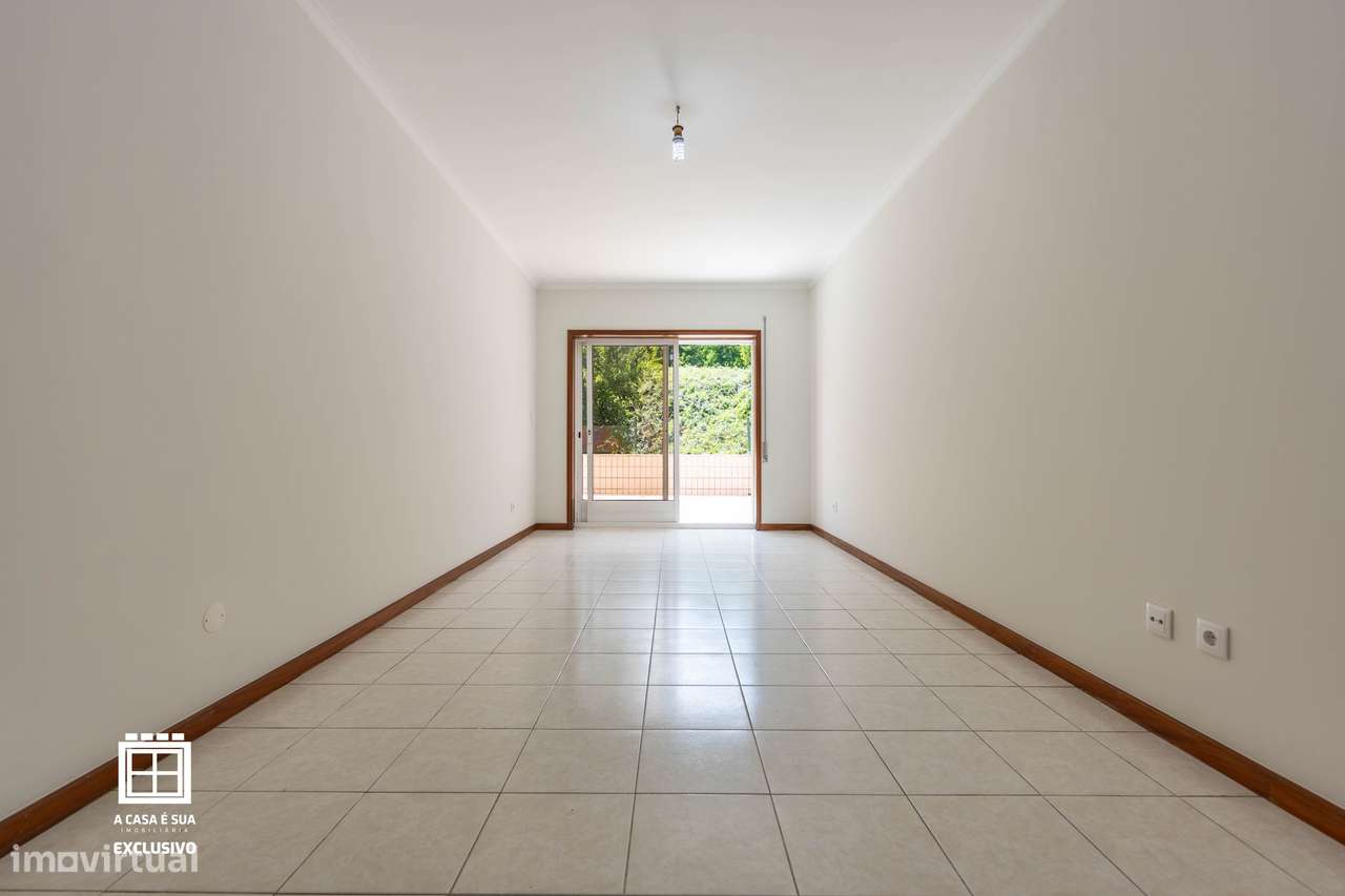 Apartamento T2+1 renovado c/excelente terraço em Oliveira do Douro-28