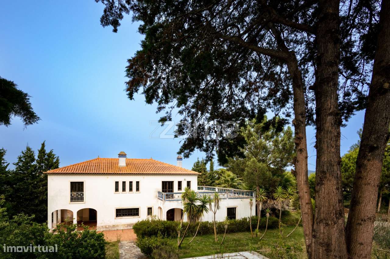 Moradia T4+1 na Carvoeira com terreno de 3437m2 - Grande imagem: 2/41