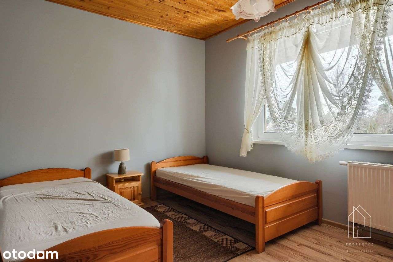 Dom parterowy z 2012r. z basenem-8