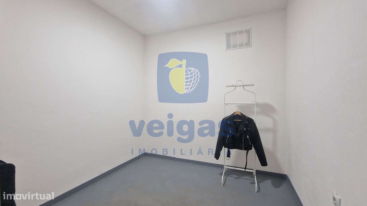 Moradia isolada T2 renovada, com terreno de 700m2 e garagem, em Vermoi-17