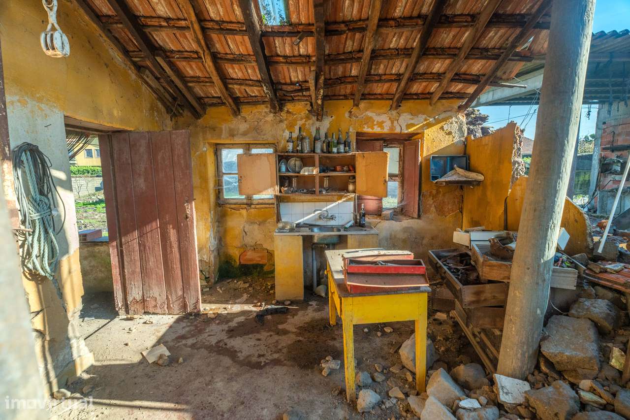 Moradia T2-Para Reconstrução - Grande imagem: 4/28