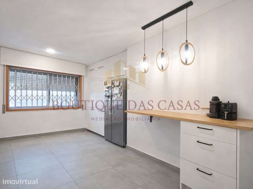 T2 Totalmente Remodelado com Terraço e Vista Desafogada | Rio Tinto - Grande imagem: 3/18