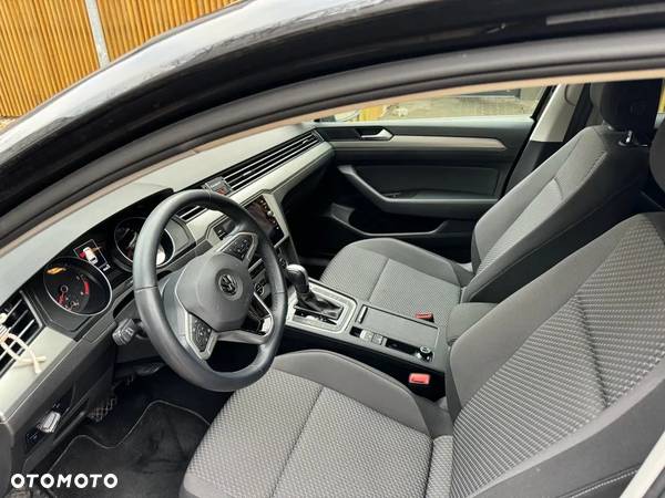 Volkswagen Passat Variant 1.6 TDI SCR DSG - 5