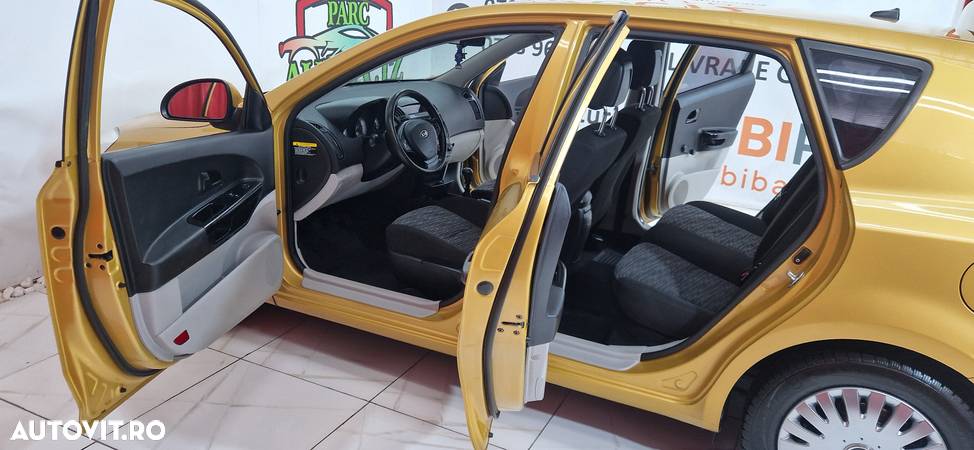 Kia Ceed 1.6 CRDi 90 Vision - 14