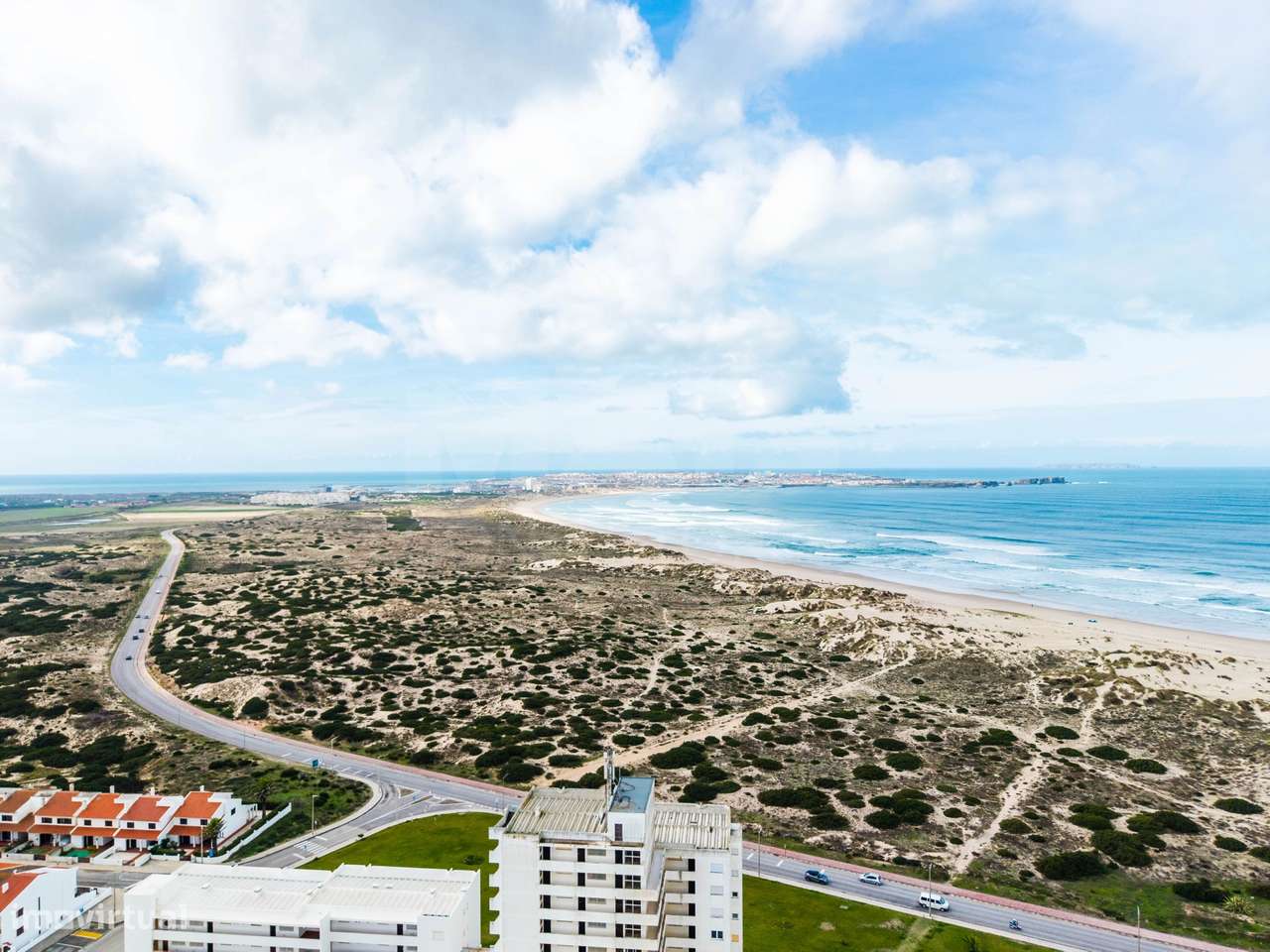 Apartamento T2 com Sótão e Varanda junto à Praia do Baleal-44