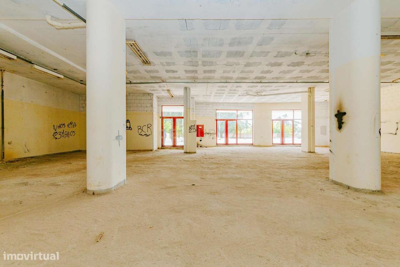 Espaço para Arrendamento em Barcarena – Oportunidade Única! - Grande imagem: 5/13