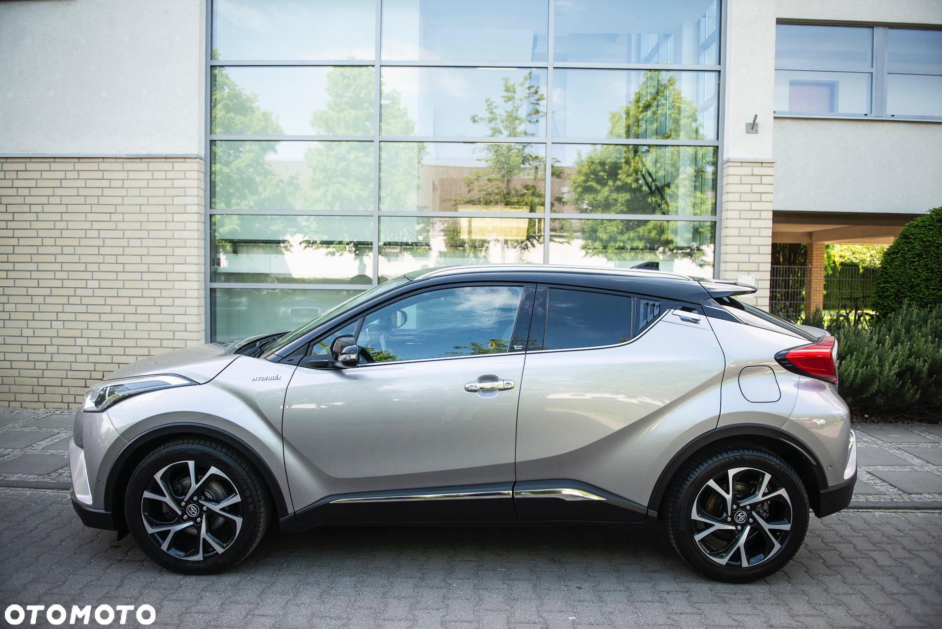 Toyota C-HR Hybrid Style Selection - 4